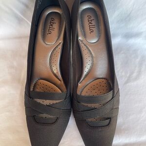 Abella Women's Black Flats